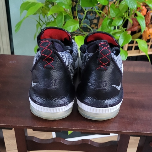 Nike Lebron 16 XVI Oreo Men’s Basketball Sneakers - Picture 5 of 9